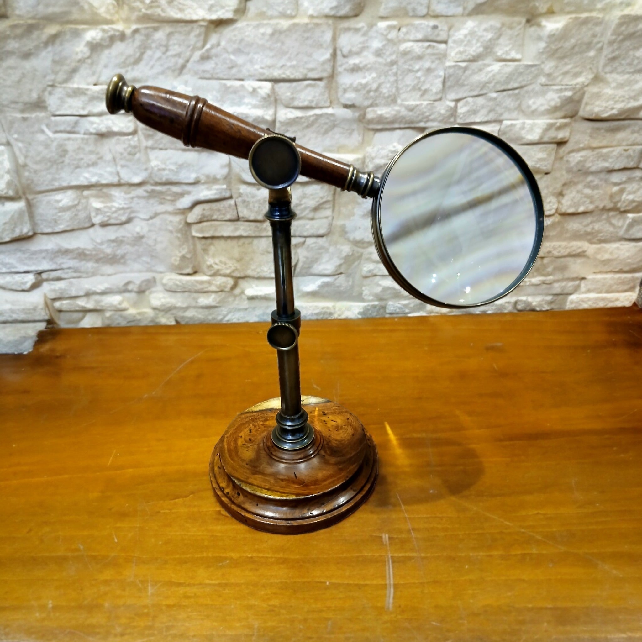 Lente di Ingrandimento da Tavolo Nautica Steampunk – Ottone e Legno