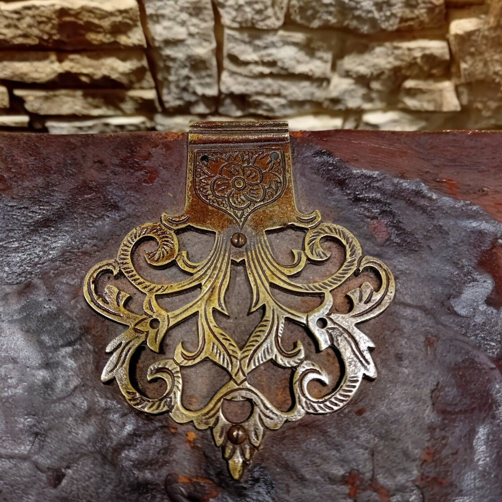 Antico Cassettone Barocco Olandese - Cassa in Pelle con Inserti in Metallo (metà '800)