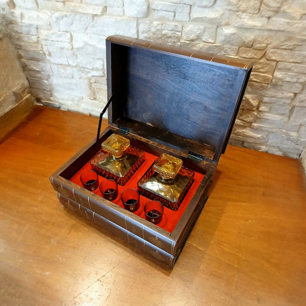 Raro Armadietto da Bar Segreto Giapponese (1950-1960) con Bottiglie e Bicchierini in Vetro Ambra