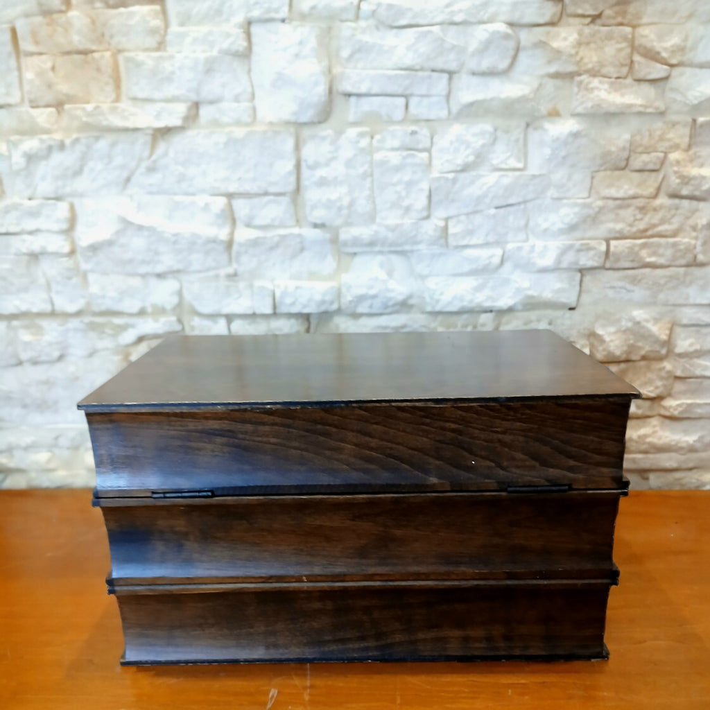 Raro Armadietto da Bar Segreto Giapponese (1950-1960) con Bottiglie e Bicchierini in Vetro Ambra