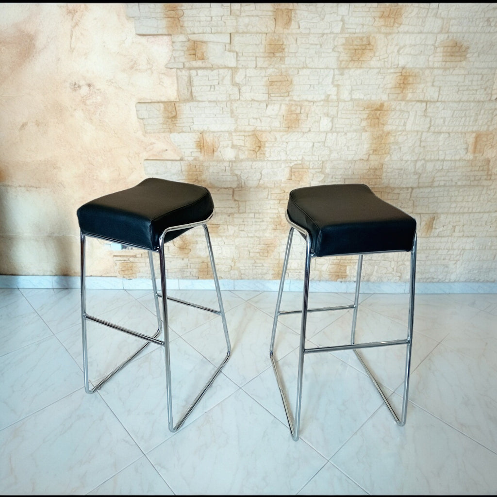 Coppia Sgabelli Alti Vintage Anni '80/'90 – Ecopelle e Profilo Cromato