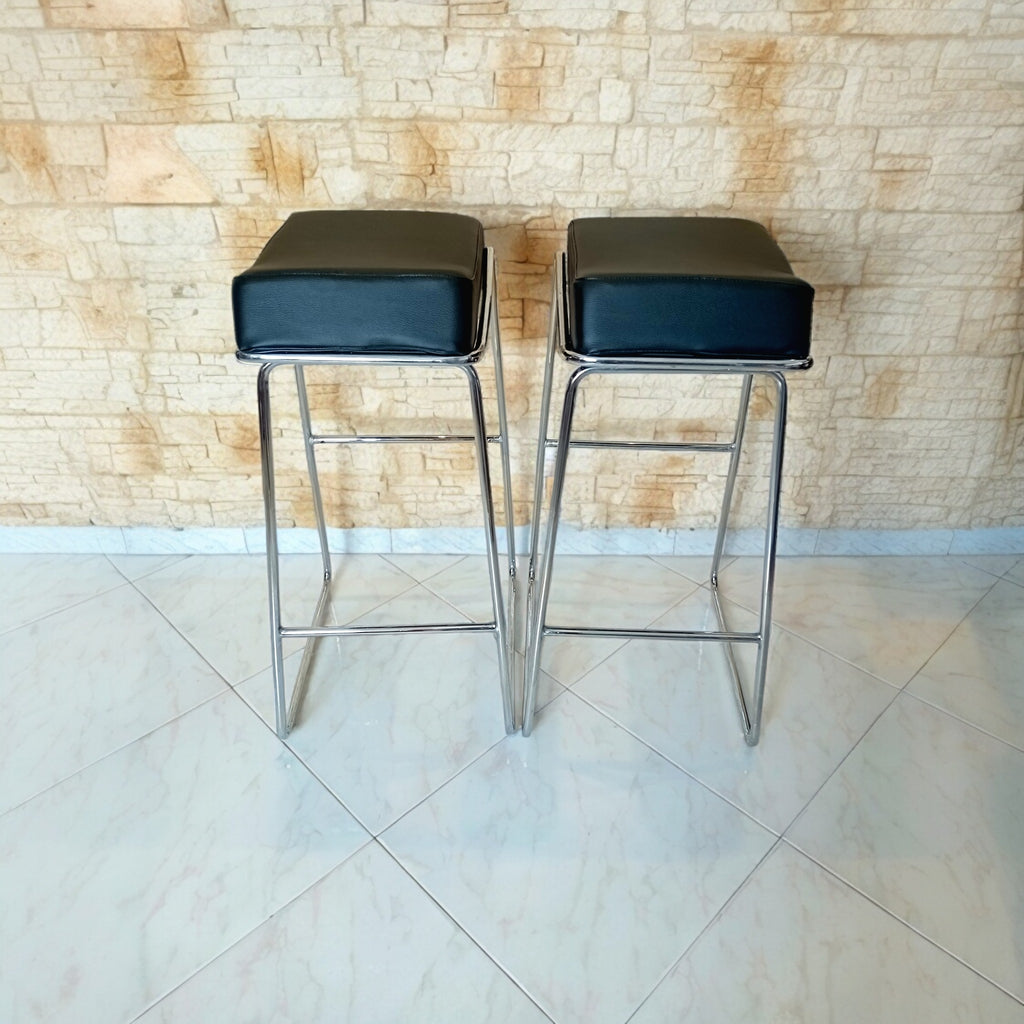 Coppia Sgabelli Alti Vintage Anni '80/'90 – Ecopelle e Profilo Cromato
