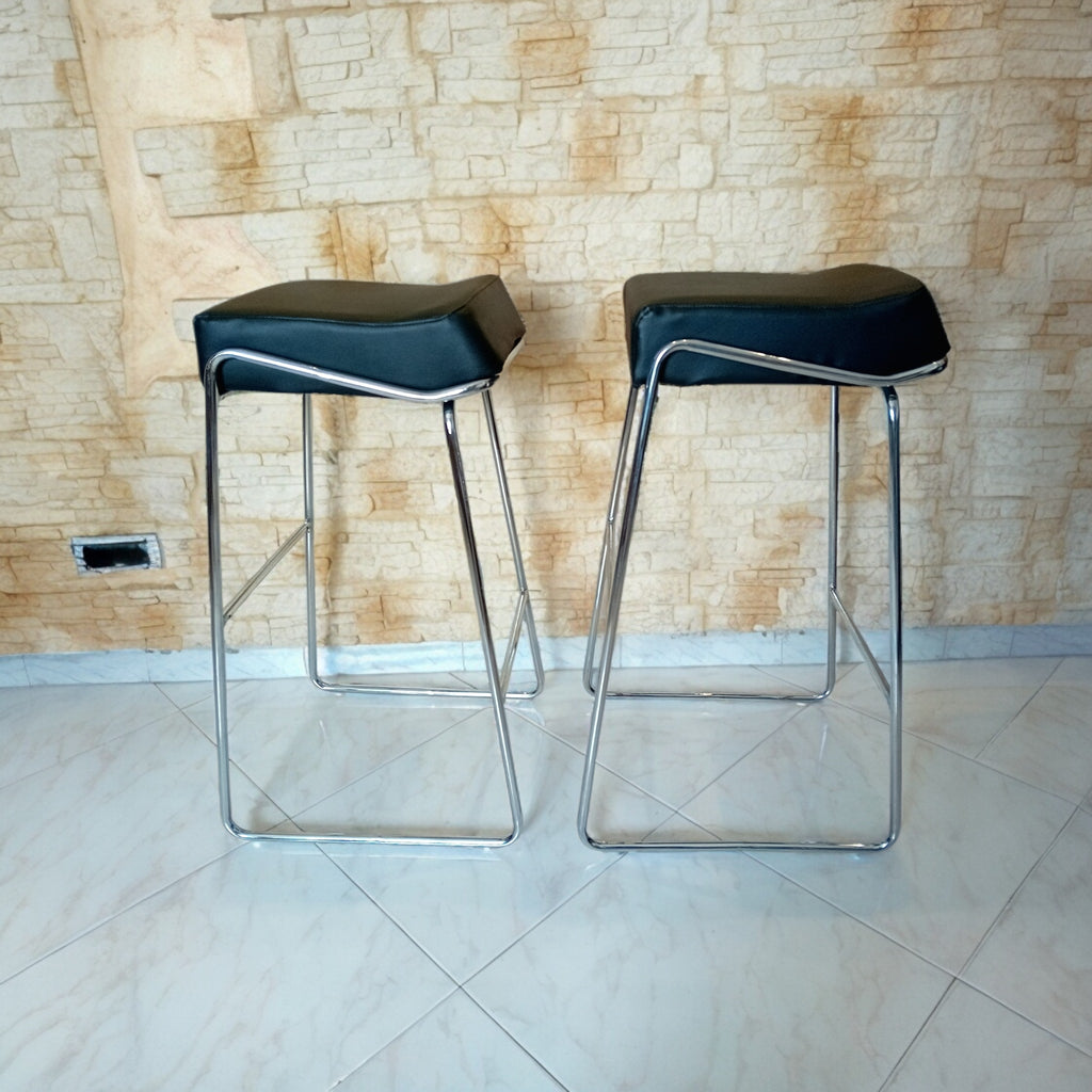 Coppia Sgabelli Alti Vintage Anni '80/'90 – Ecopelle e Profilo Cromato