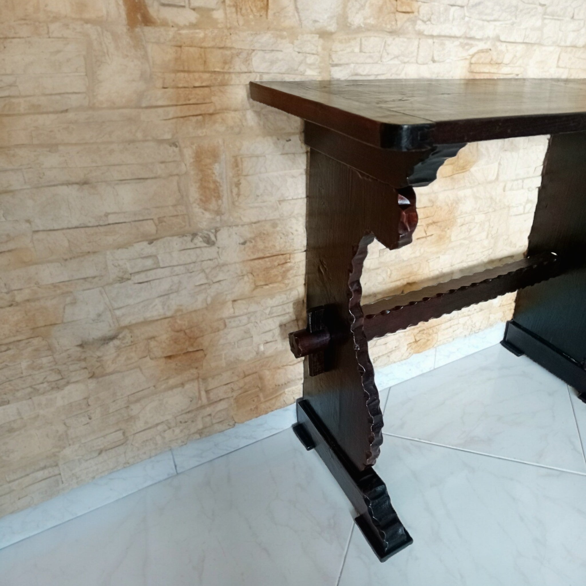 Tavolino di Servizio in Legno Intagliato – Stile Rustico, Italia, Anni 1950-1960