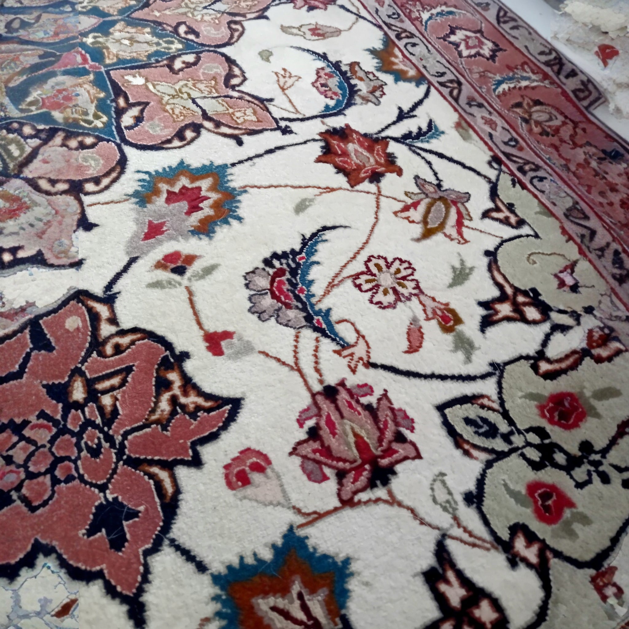 Tappeto Persiano Tabriz 60 Raj – Lana Extrafine e Seta, Annodato a Mano, Iran, 1970-1980