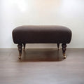 Hocker Poggiapiedi Imbottito Marrone – Gambe Tornite e Ruote in Ottone, Paesi Bassi, Anni 1970/80