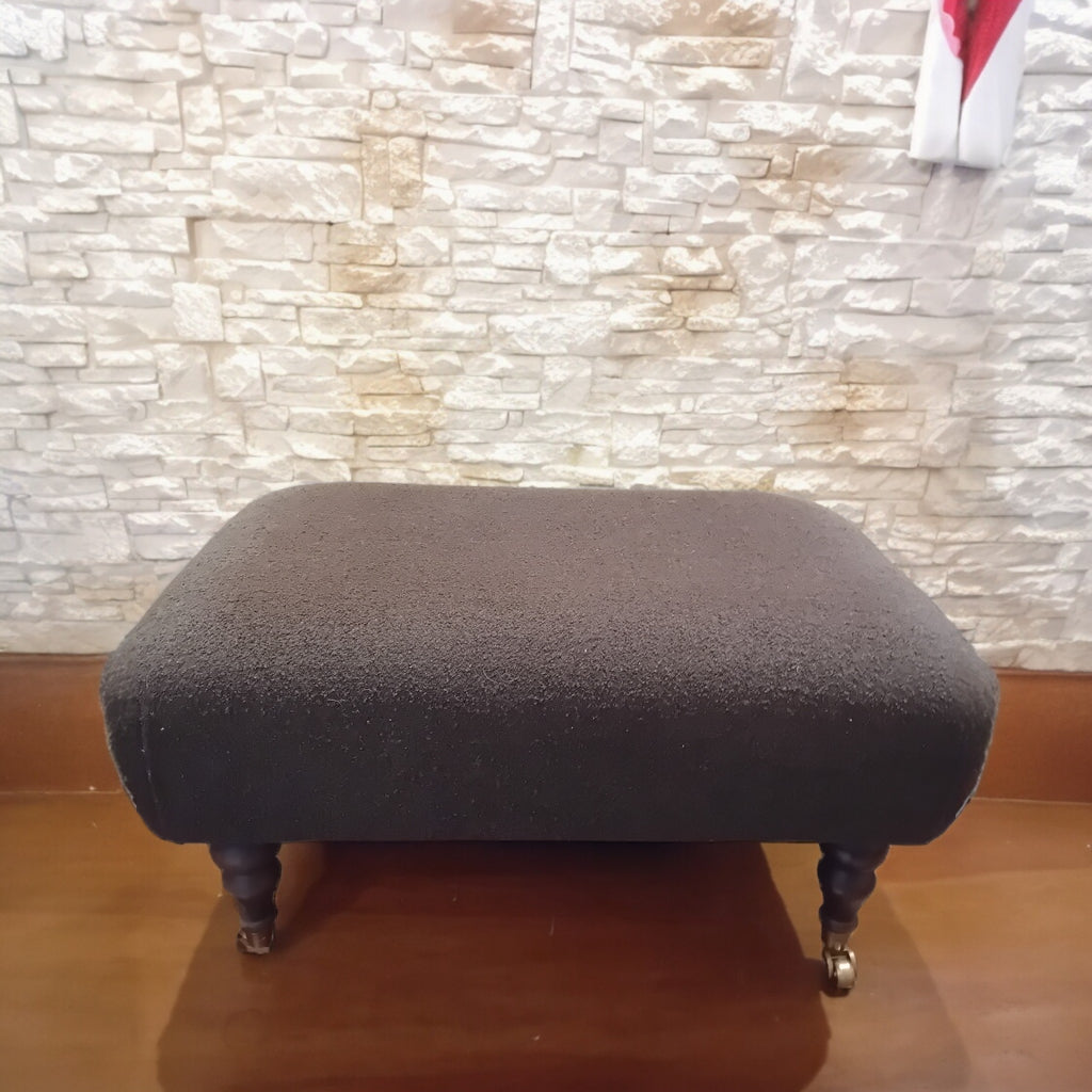 Hocker Poggiapiedi Imbottito Marrone – Gambe Tornite e Ruote in Ottone, Paesi Bassi, Anni 1970/80